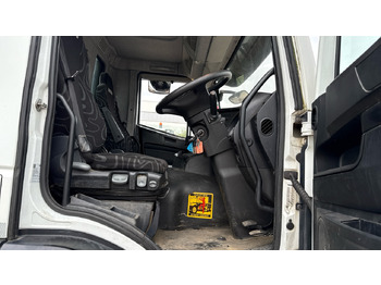 Kamion me vakuum IVECO TRAKKER  360: foto 5