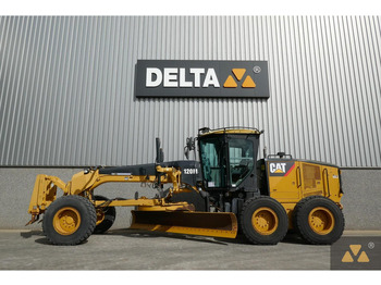 Makinë niveluese CATERPILLAR 120