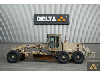 Makinë niveluese CATERPILLAR