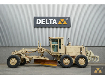 Makinë niveluese CATERPILLAR