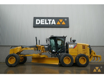 Makinë niveluese CATERPILLAR 140M