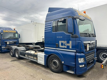 Transportjer kontejnerësh/ Kamion me karroceri të çmontueshme MAN TGX 26.440