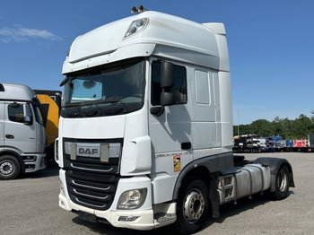 Gjysmë-kamion DAF XF 460