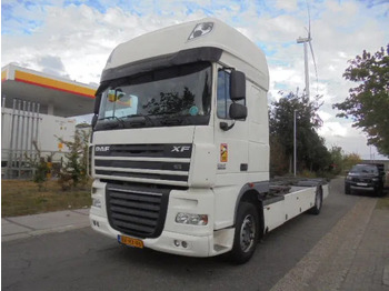 Transportjer kontejnerësh/ Kamion me karroceri të çmontueshme DAF XF 105 410
