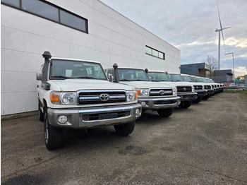 Veturë TOYOTA Land Cruiser