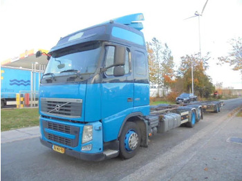 Transportjer kontejnerësh/ Kamion me karroceri të çmontueshme VOLVO FH 420
