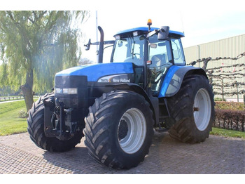 Traktor NEW HOLLAND TM