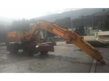 Ekskavator me goma LIEBHERR A904LI S/N: 666-6005 (1998): foto 2