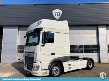 Gjysmë-kamion DAF XF 530 FT Super Space Cab MX Engine Brake Skirts LED Hydrauliek: foto 1