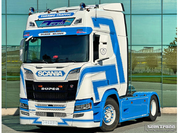 Gjysmë-kamion SCANIA R 450