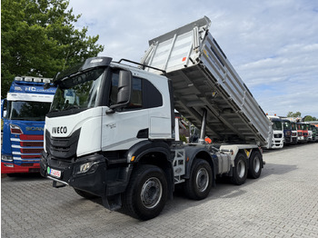 Kamion vetëshkarkues IVECO T-WAY