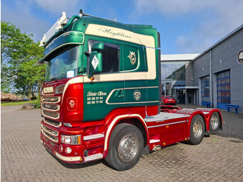 Gjysmë-kamion SCANIA R 580