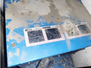 Set gjeneratori SDMO 80 kVa John Deere: foto 3