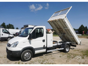 Kamioncine vetëshkarkuese IVECO Daily 35C15