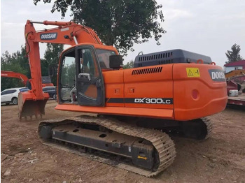 Ekskavator me zinxhirë Doosan DX300LC: foto 4