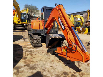 Ekskavator me zinxhirë DOOSAN DH60