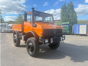 Kamion me karroceri të hapur UNIMOG