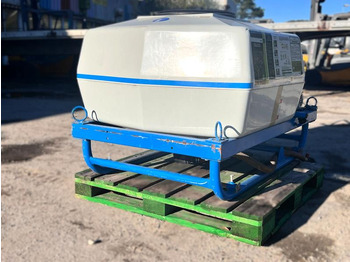 Spërkatës i montuar në traktor BLANCHARD CUVE D'ARROSAGE PULVERISATEUR AVEC POMPE ELECTRIQUE SUR BERCE (NET DE TVA): foto 5