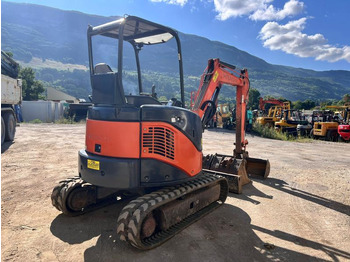 Miniekskavator Hitachi ZX29U3 MINIPELLE 3T: foto 3