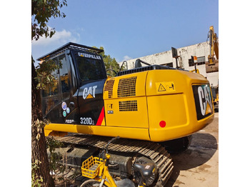 Ekskavator me zinxhirë CATERPILLAR 320D2