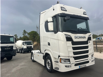 Gjysmë-kamion SCANIA S