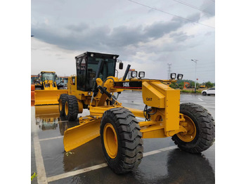 Makinë niveluese CATERPILLAR 140K