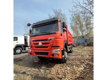 Kamion vetëshkarkues HOWO 371 6X4: foto 3