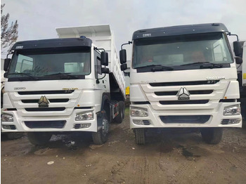 Kamion vetëshkarkues SINOTRUK HOWO