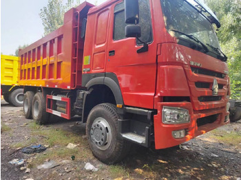 Kamion vetëshkarkues SINOTRUK HOWO