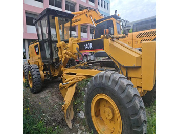 Makinë niveluese CATERPILLAR 140k: foto 2