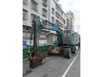 Ekskavator me goma HITACHI EX100WD