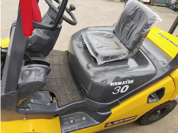 Pirun më naftë KOMATSU FD30: foto 2