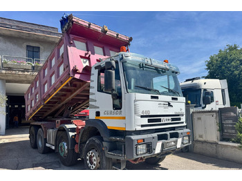 Kamion vetëshkarkues IVECO EuroTrakker
