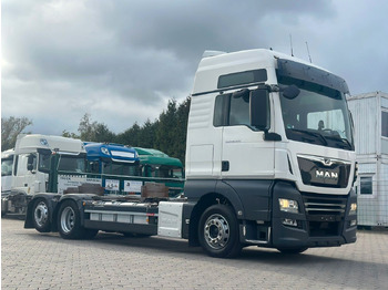 Transportjer kontejnerësh/ Kamion me karroceri të çmontueshme MAN