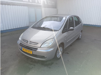 Veturë CITROËN