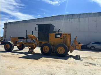 Makinë niveluese CATERPILLAR 140K