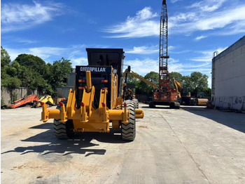 Makinë niveluese CATERPILLAR 140K