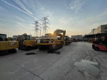 Ekskavator me zinxhirë CATERPILLAR 320BL