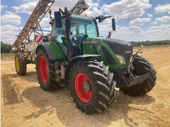 Traktor FENDT 718 Vario