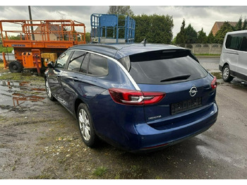 Veturë OPEL