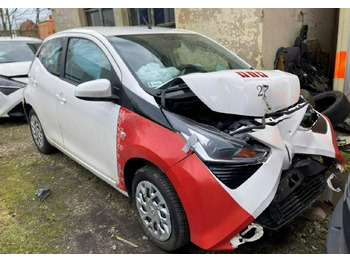 Veturë TOYOTA