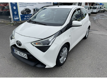 Veturë TOYOTA