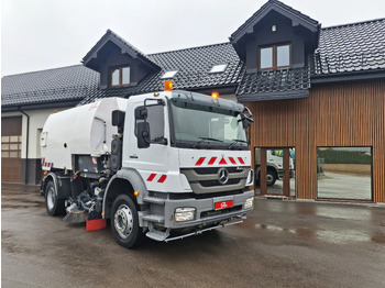 Makinë fshirëse për rrugët JOHNSTON