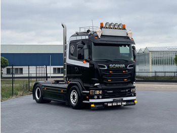 Gjysmë-kamion SCANIA R 520