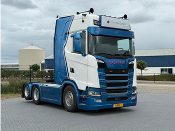 Gjysmë-kamion SCANIA S 660