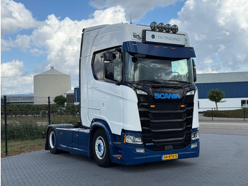 Gjysmë-kamion SCANIA S 500
