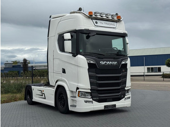 Gjysmë-kamion SCANIA S