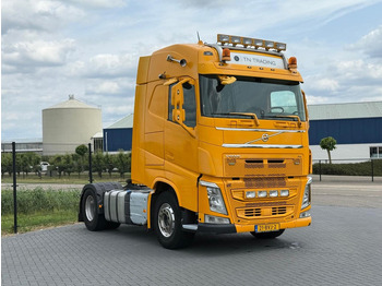 Gjysmë-kamion VOLVO FH