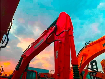 Ekskavator me zinxhirë DOOSAN DX225LC