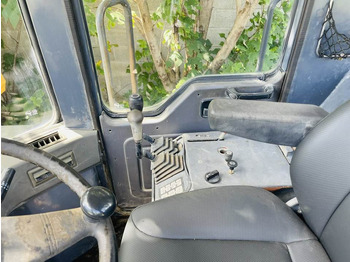 Fadrom me goma KOMATSU WA380-8